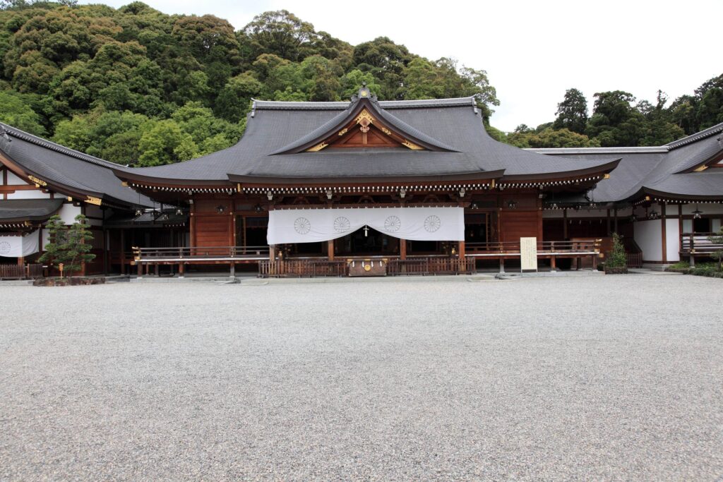 大神神社本殿写真